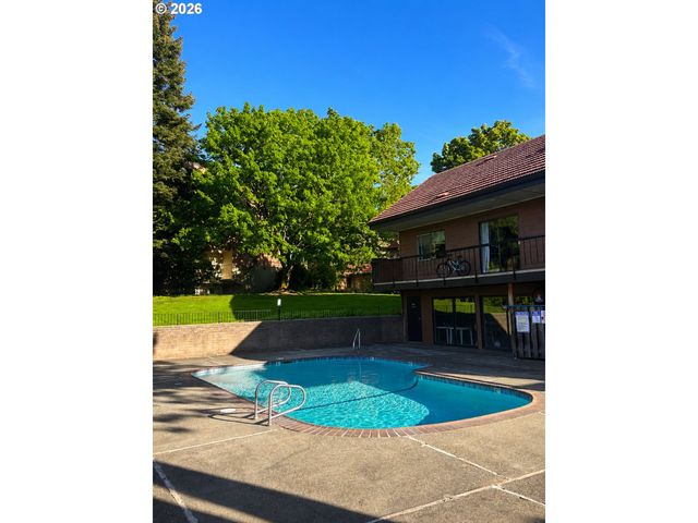 29 OSWEGO Smt, Lake Oswego, OR 97035