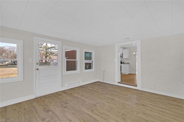 353 Fox Hill RD, Hampton, VA 23669