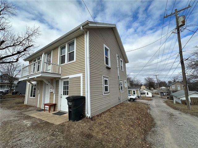 215 W 8th Street, Maryville, MO 64468