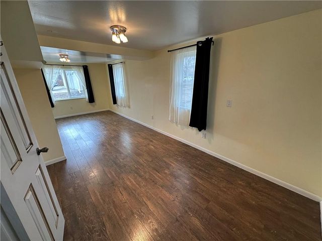 215 W 8th Street, Maryville, MO 64468