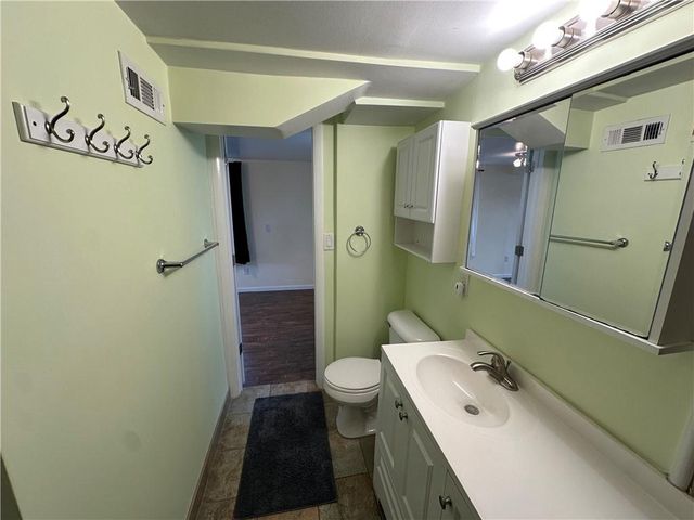 215 W 8th Street, Maryville, MO 64468