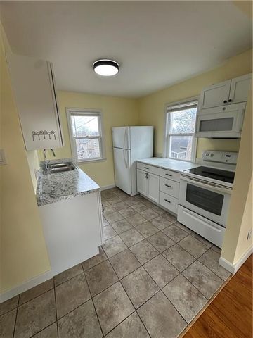 215 W 8th Street, Maryville, MO 64468