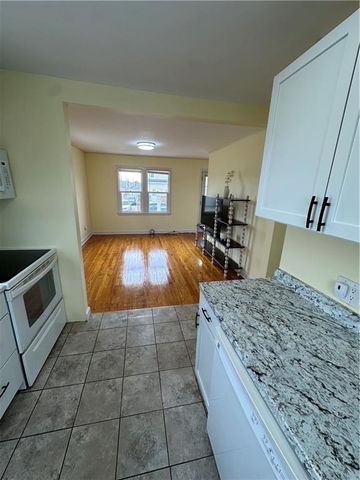 215 W 8th Street, Maryville, MO 64468