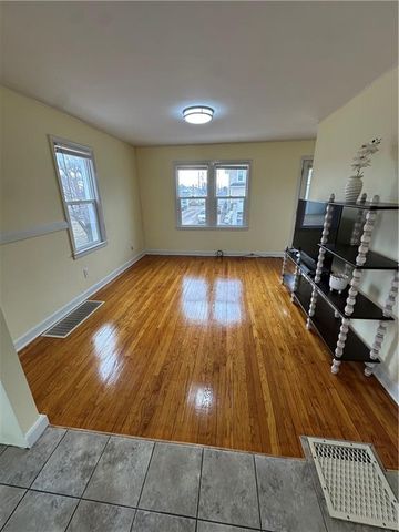 215 W 8th Street, Maryville, MO 64468