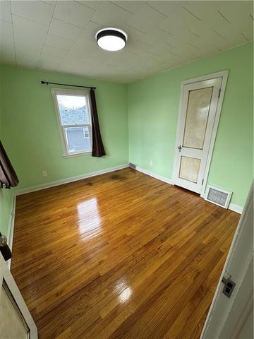 215 W 8th Street, Maryville, MO 64468