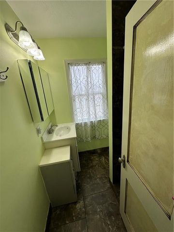 215 W 8th Street, Maryville, MO 64468