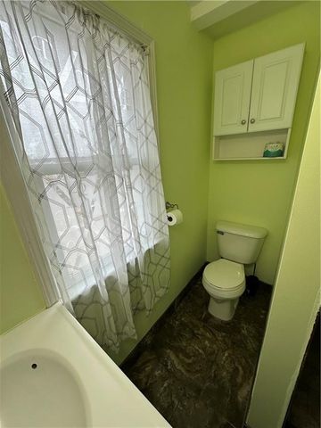 215 W 8th Street, Maryville, MO 64468