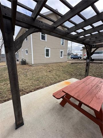 215 W 8th Street, Maryville, MO 64468