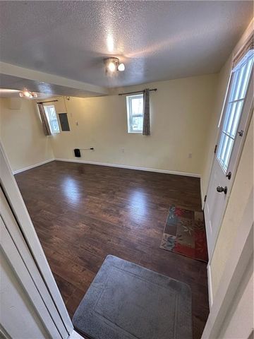 215 W 8th Street, Maryville, MO 64468