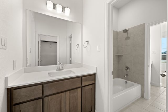 141 Hollingsworth Lane, Oak Leaf, TX 75154