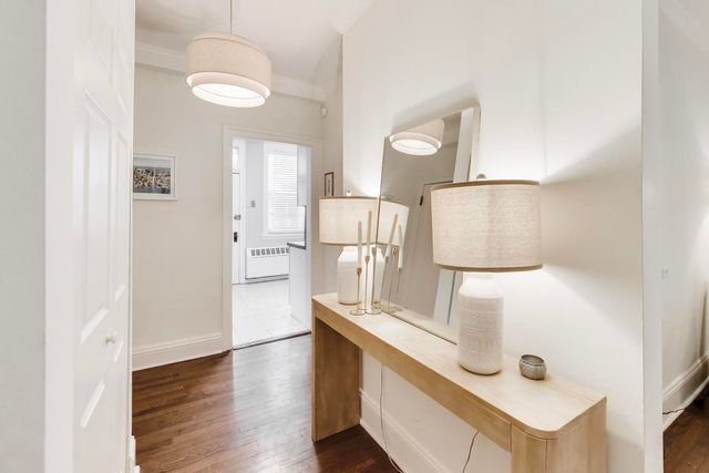 640 W Waveland Avenue 2F, Chicago, IL 60613