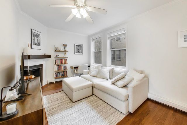 640 W Waveland Avenue 2F, Chicago, IL 60613