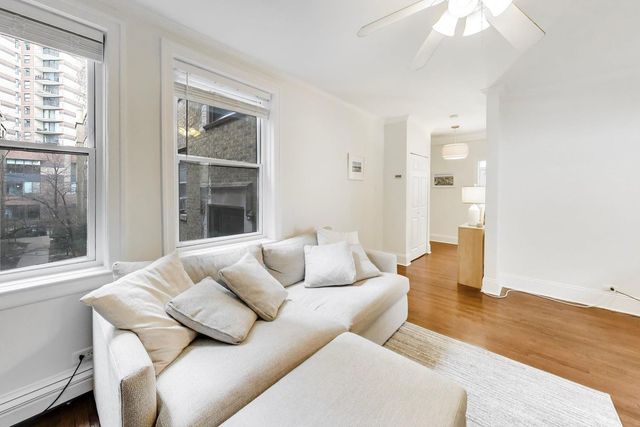 640 W Waveland Avenue 2F, Chicago, IL 60613