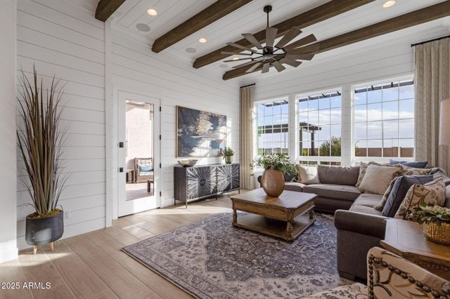 1075 E GLENEAGLE Drive, Chandler, AZ 85249