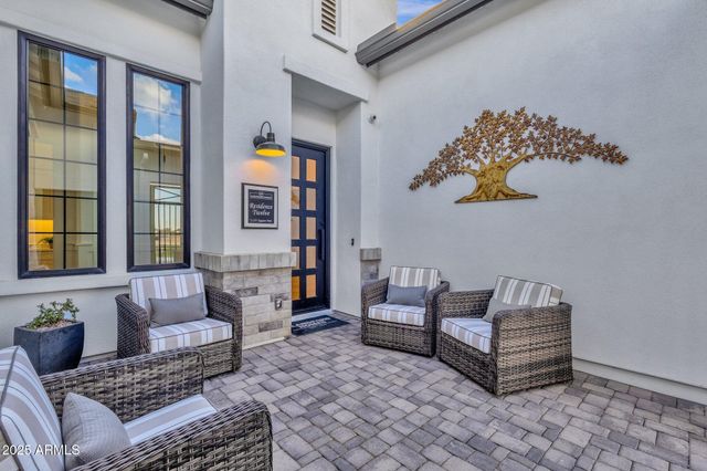 1075 E GLENEAGLE Drive, Chandler, AZ 85249