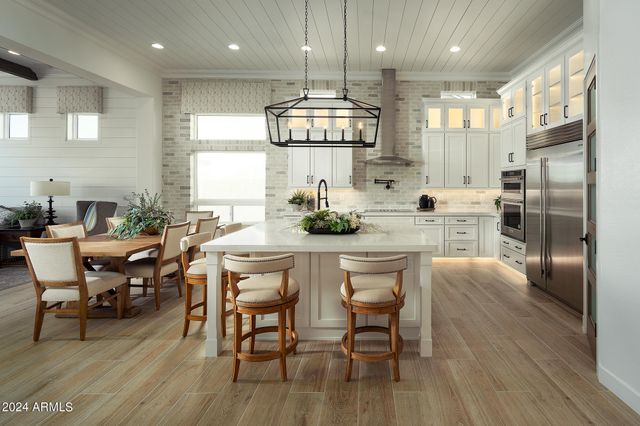 1075 E GLENEAGLE Drive, Chandler, AZ 85249