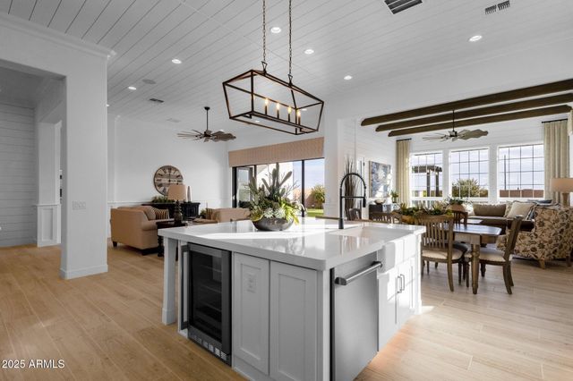 1075 E GLENEAGLE Drive, Chandler, AZ 85249