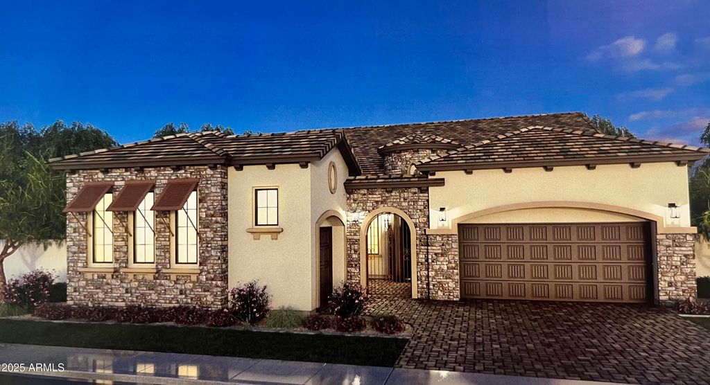 1075 E GLENEAGLE Drive, Chandler, AZ 85249