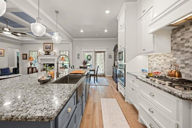 8208 Poplar Drive, Edmond, OK 73034