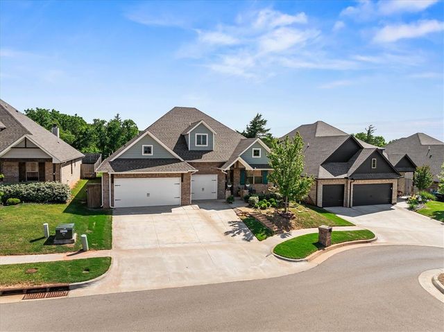 8208 Poplar Drive, Edmond, OK 73034