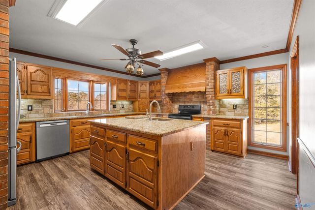 911 Sibert Circle, Glencoe, AL 35905