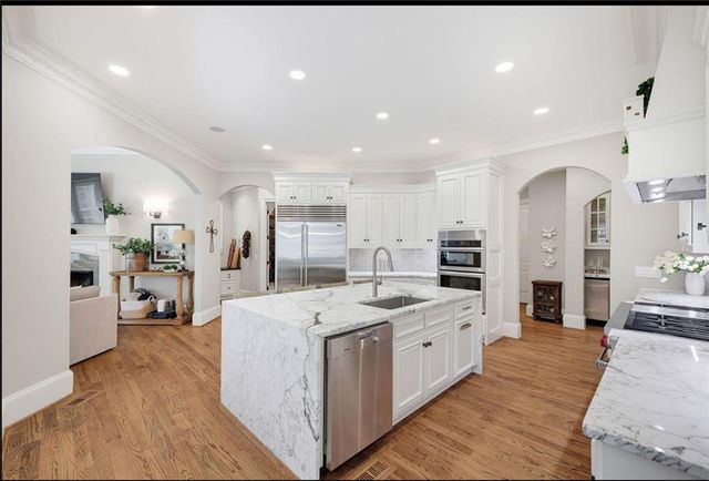 280 Old Ivy Road NE, Atlanta, GA 30342