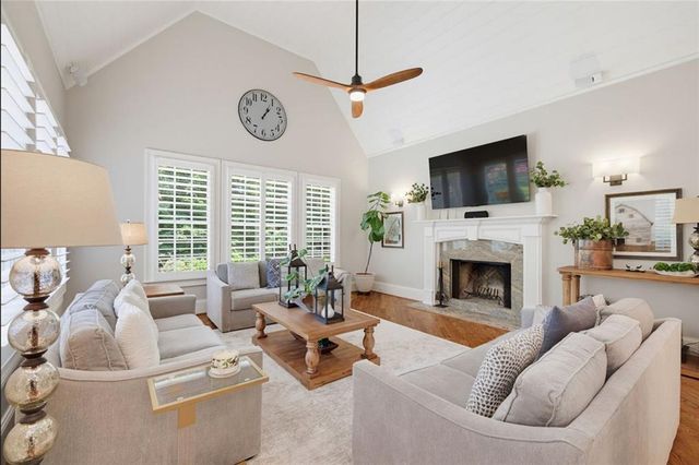 280 Old Ivy Road NE, Atlanta, GA 30342