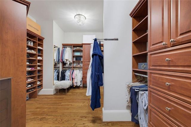 280 Old Ivy Road NE, Atlanta, GA 30342