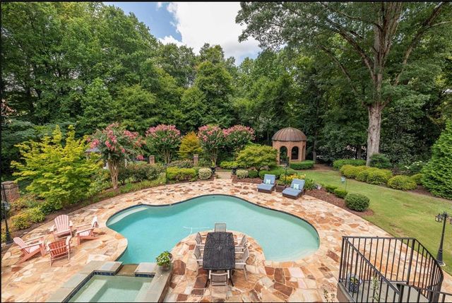 280 Old Ivy Road NE, Atlanta, GA 30342
