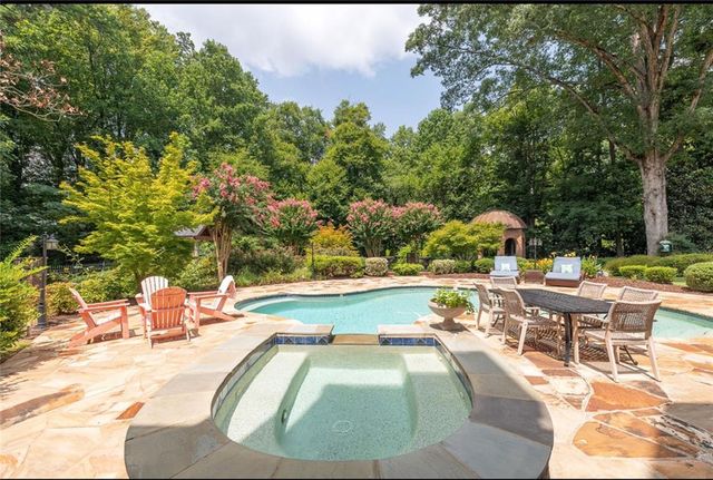 280 Old Ivy Road NE, Atlanta, GA 30342