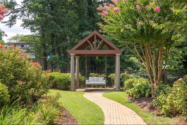 280 Old Ivy Road NE, Atlanta, GA 30342