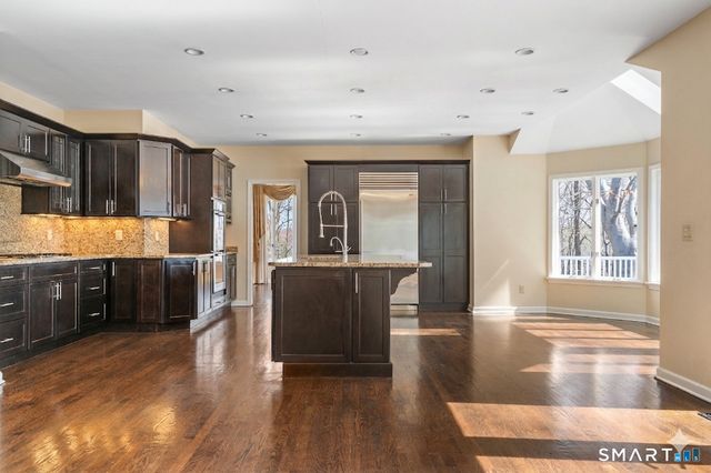 1 Mountaincrest Drive, Cheshire, CT 06410