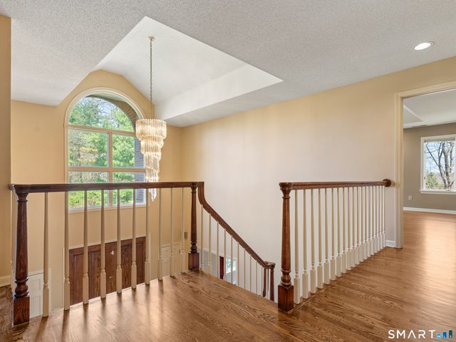 1 Mountaincrest Drive, Cheshire, CT 06410