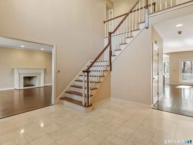 1 Mountaincrest Drive, Cheshire, CT 06410