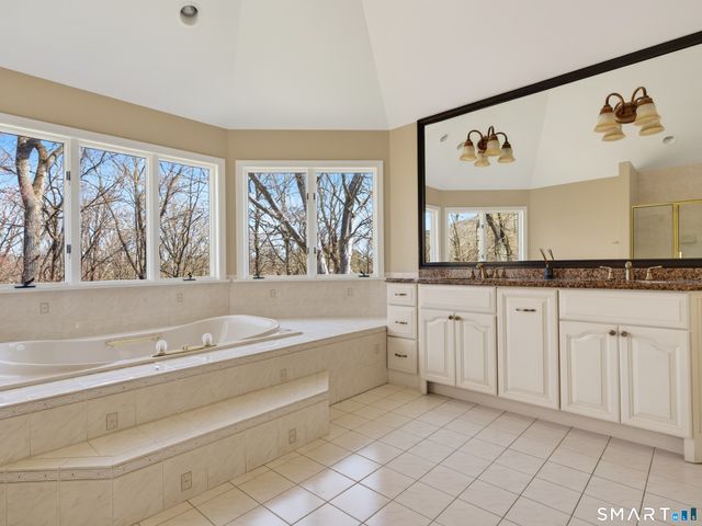 1 Mountaincrest Drive, Cheshire, CT 06410