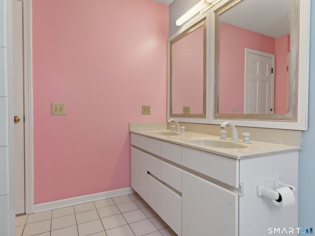 1 Mountaincrest Drive, Cheshire, CT 06410