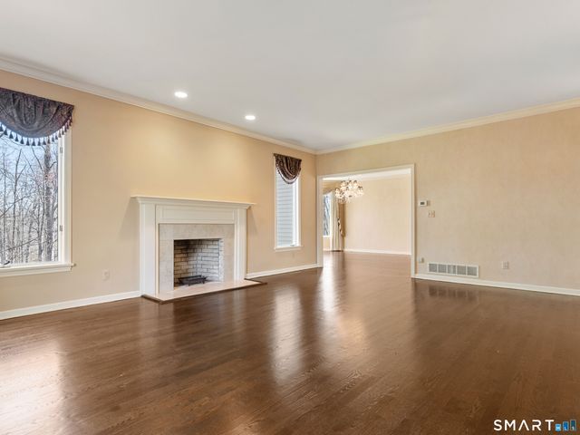 1 Mountaincrest Drive, Cheshire, CT 06410