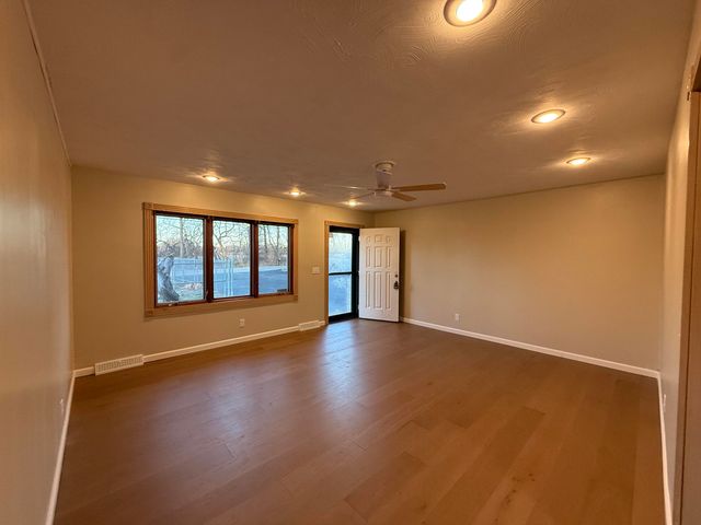 6424 W Farm Rd 140, Springfield, MO 65802