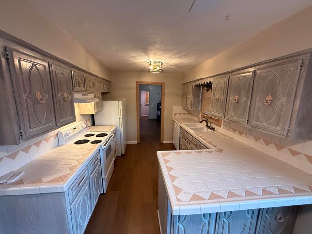 6424 W Farm Rd 140, Springfield, MO 65802