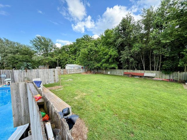 6424 W Farm Rd 140, Springfield, MO 65802