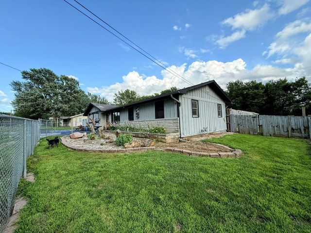 6424 W Farm Rd 140, Springfield, MO 65802