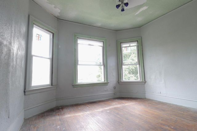 3221 W Michigan STREET, Milwaukee, WI 53208
