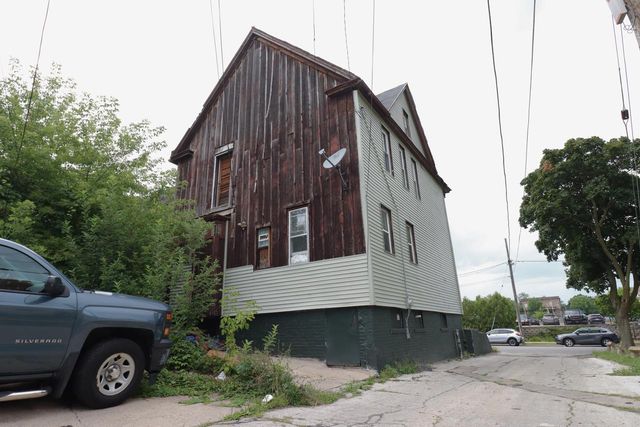 3221 W Michigan STREET, Milwaukee, WI 53208