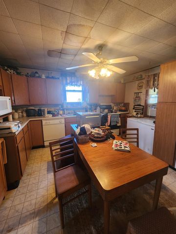 8531 N Ridge Rd, Valley Center, KS 67147