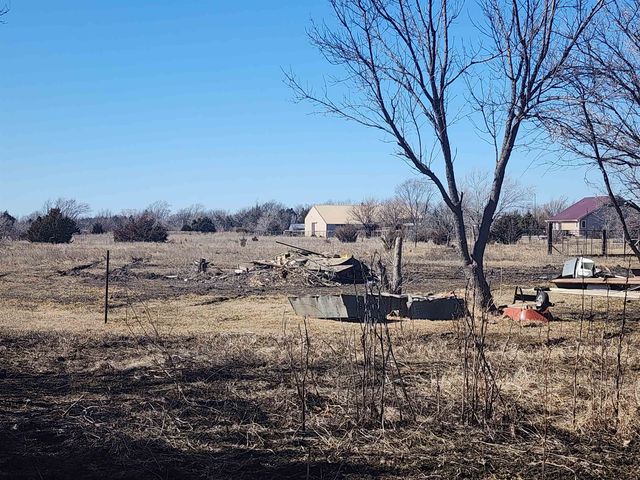 8531 N Ridge Rd, Valley Center, KS 67147