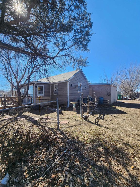 8531 N Ridge Rd, Valley Center, KS 67147