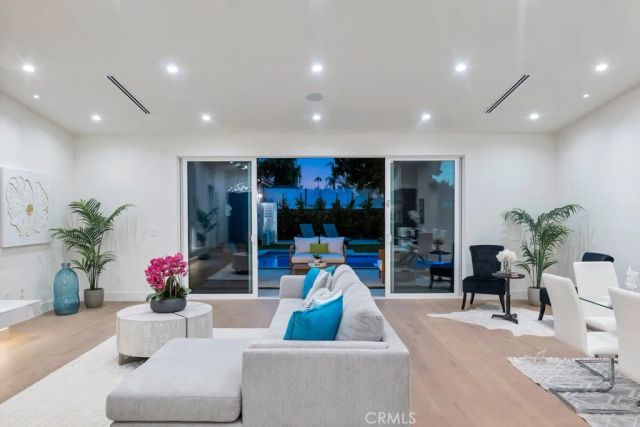 4801 Abbeyville, Woodland Hills, CA 91364