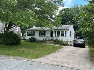 28 Karee Court, South Kingstown, RI 02879