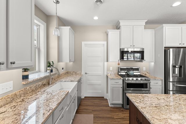 13701 Brookside Path, Rosemount, MN 55068