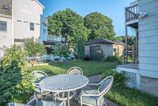 16 Walker St 2, Newton, MA 02460